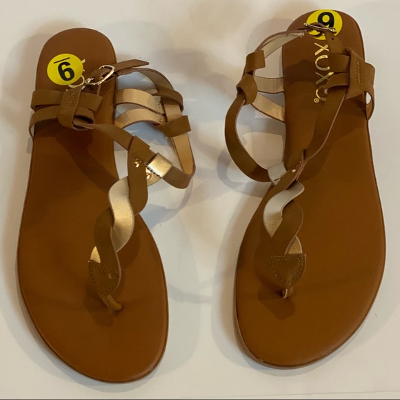 XOXO Sandal - Picture 2 of 9